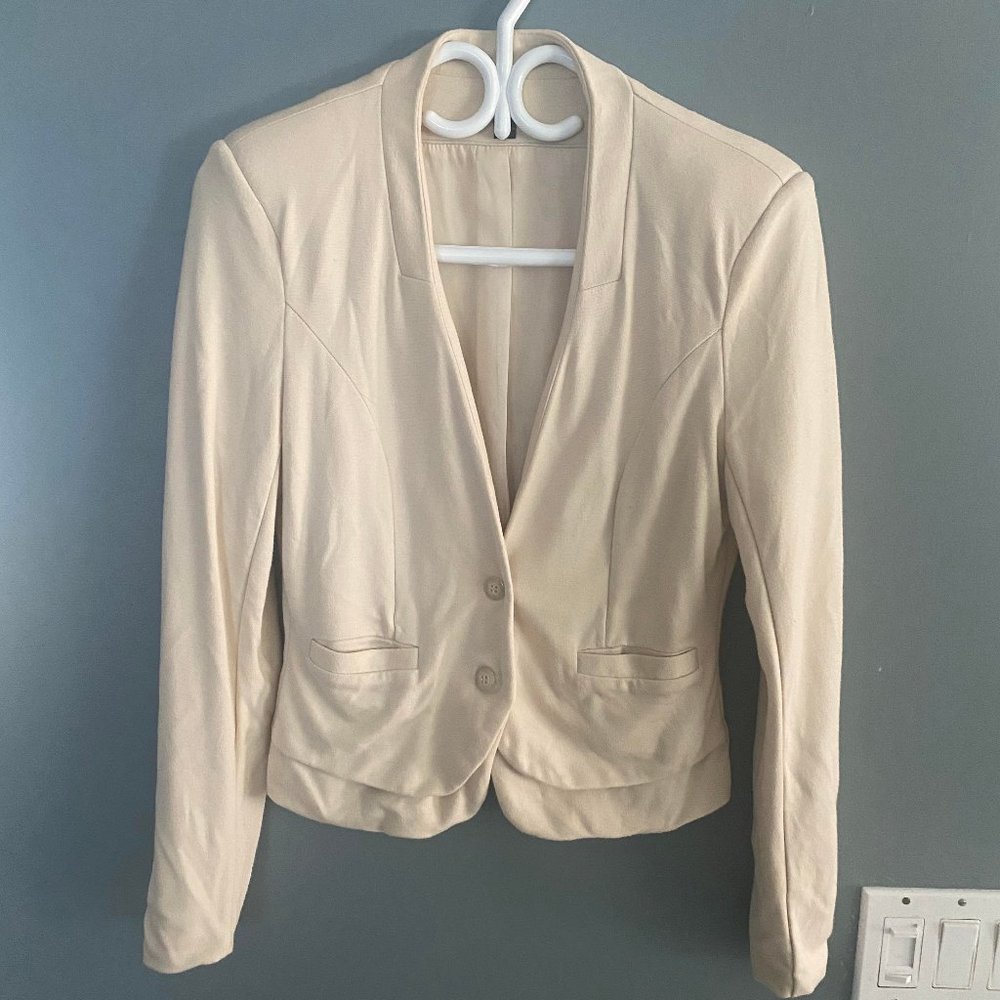Vero Moda Lindas Short Blazer - Picture 1 of 1